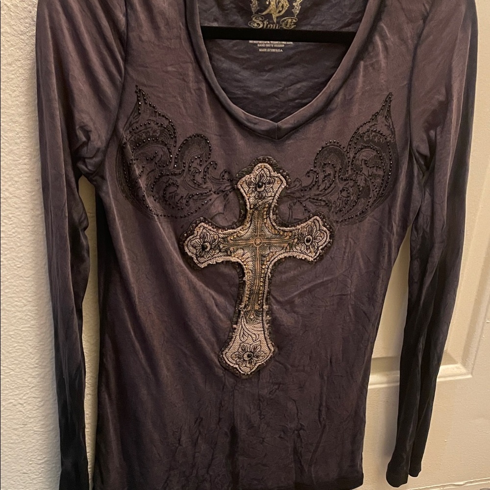 Women’s black and purple top